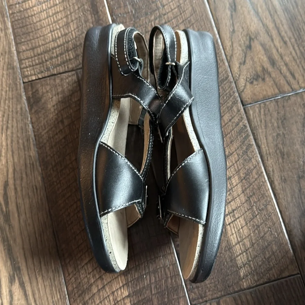 SAS sandals black buckle‎ Size 10 Narrow